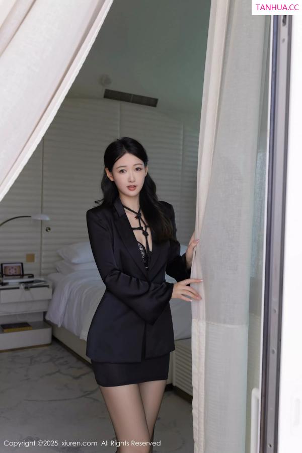 [XiuRen]高清写真图 2025.05.12 No.10267 唐安琪 黑色西服